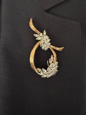 Vintage Panetta Gold Tone and Clear Crystal Floral Loop Brooch - Women Jewelry